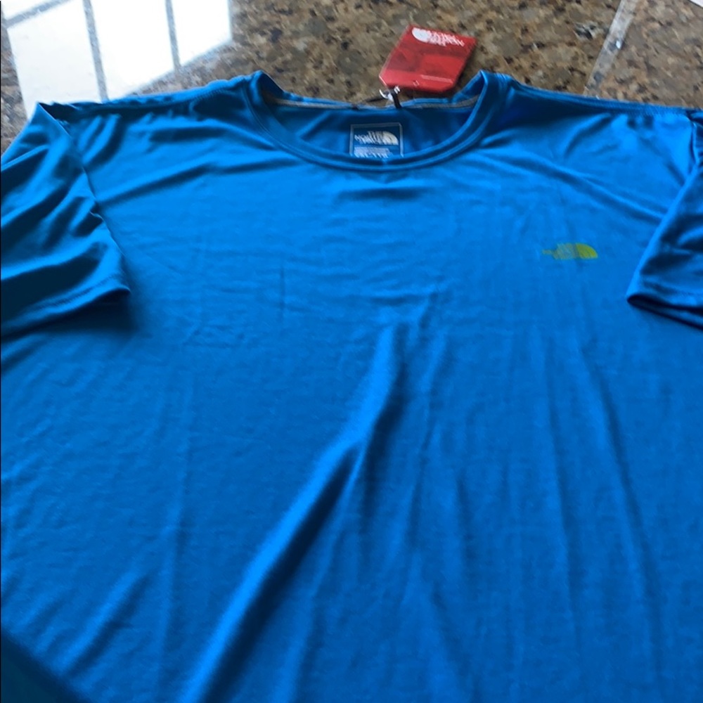 Men’s The North Face tshirt